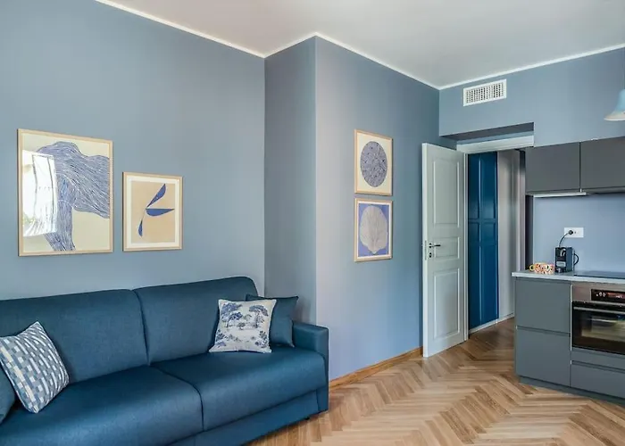 Tres Chic In The Heart Of Milan